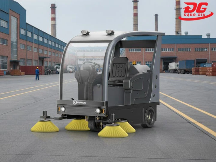 Xe quét rác ngồi lái Kumisai KMS-S9 chính hãng