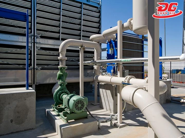 máy bơm tháp giải nhiệt