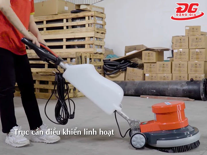 máy chà sàn tạ Kungfu Clean KF 004 dễ điều khiển