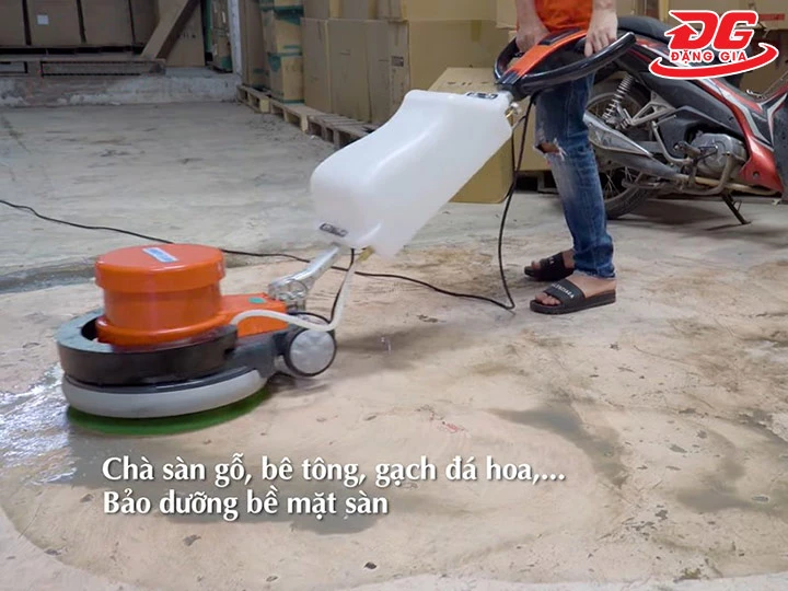 máy chà sàn tạ Kungfu Clean KF 004 phud hợp nhiều mặt sàn