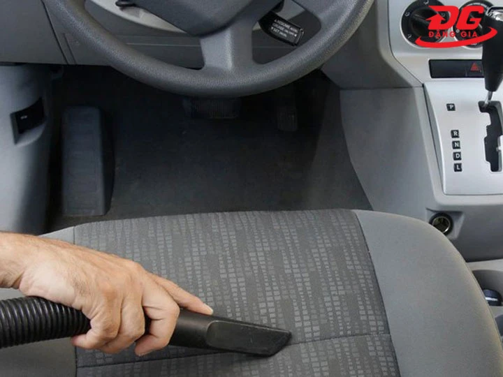 máy hút bụi ô tô nên mua loại nào