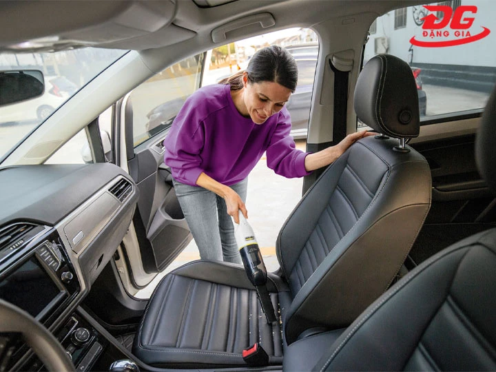 mẹo hay khi dùng máy hút bụi ô tô