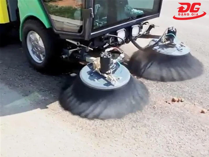 Chổi xe quét rác