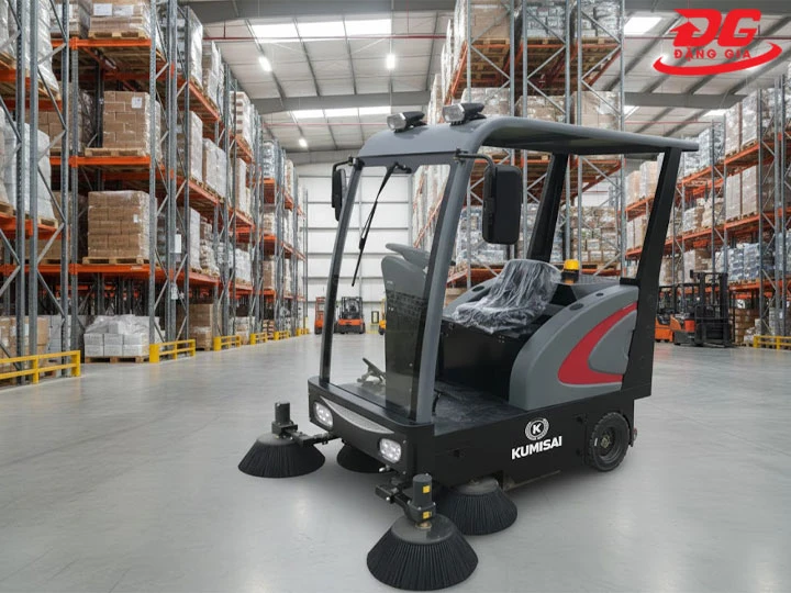 địa chỉ mua Xe quét rác ngồi lái Kumisai KMS 1800E