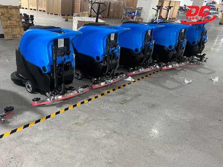 giá máy chà sàn liên hợp Palada PD-70D