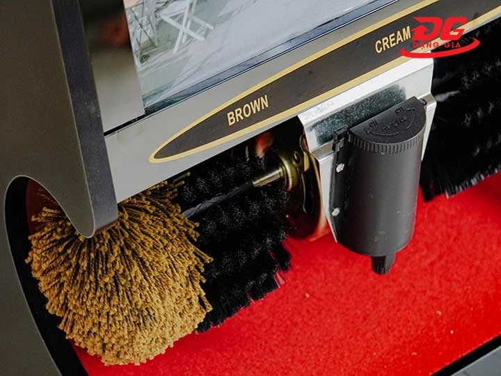 Kiểm tra chổi máy đánh giày định kỳ