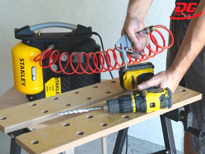 Máy nén khí mini 5L dễ dùng