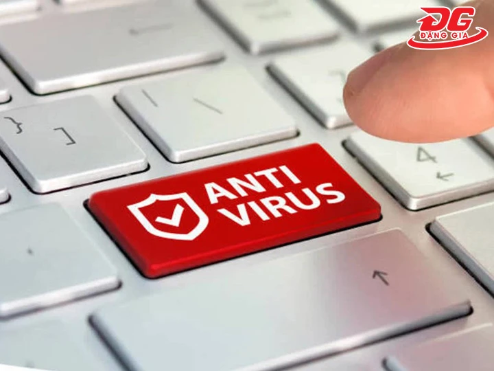 Quét virus đều đặn cho máy ảnh
