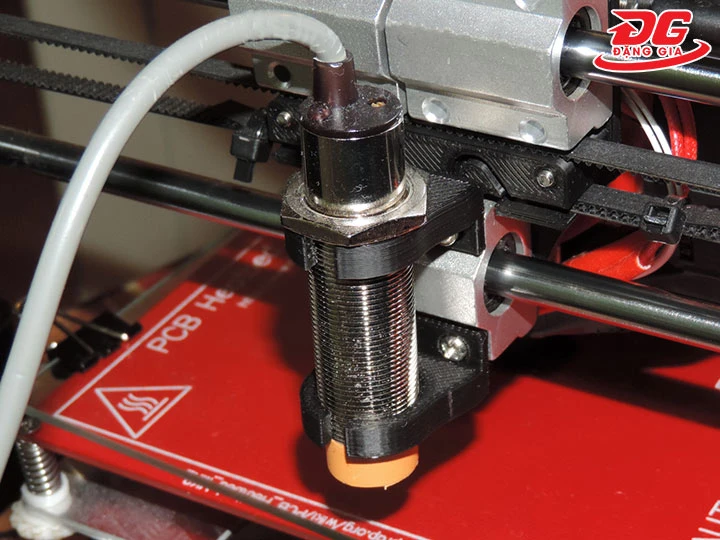 cảm biến kim loại