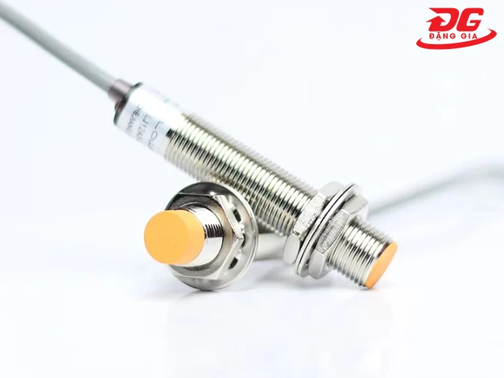 Cảm biến cảm ứng điện từ