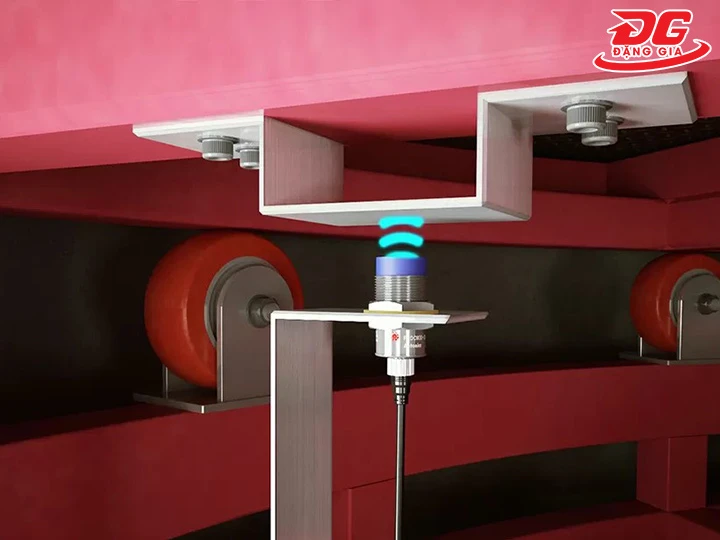 cảm biến tiệm cận