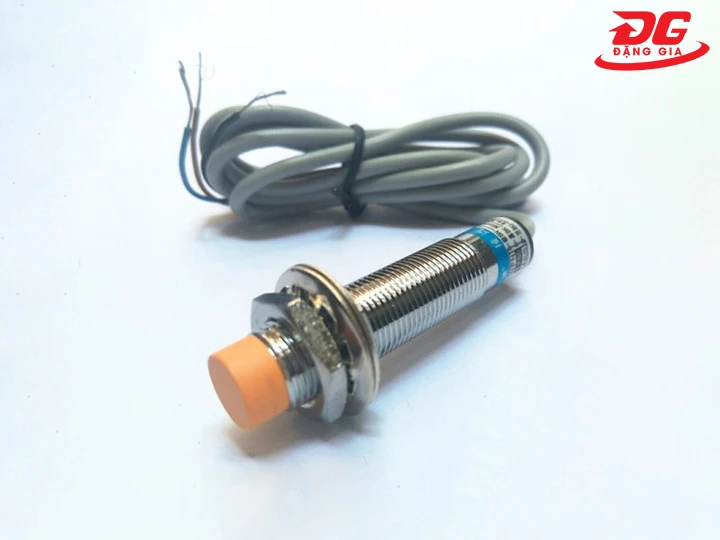 cảm biến tiệm cận