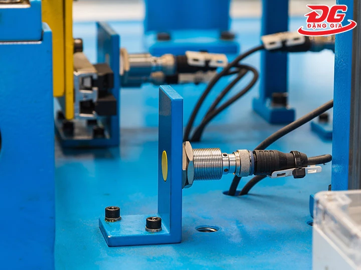 cảm biến tiệm cận siêu bền bỉ