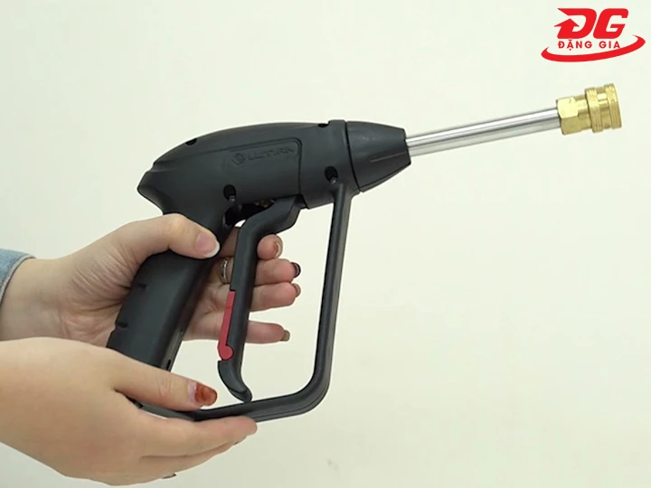 Súng xịt rửa xe áp lực tiện dụng