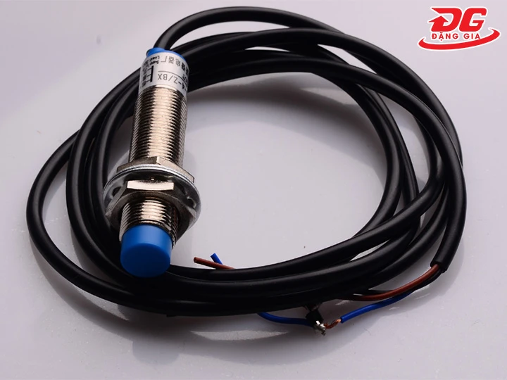 Cảm biến tiệm cận