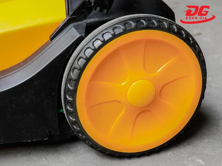 Các chi tiết của bánh xe KMS S1 