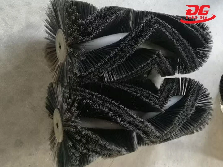 Làm sao để biết chổi chính KMS 1350E cần thay?