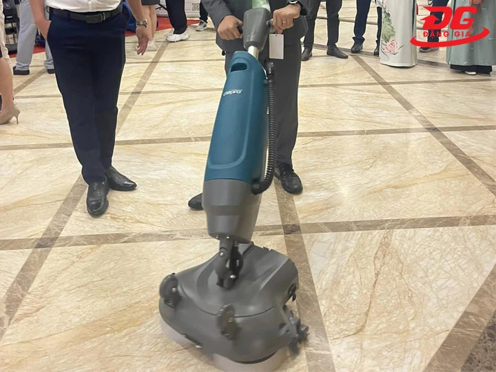 máy chà sàn Clepro C25B