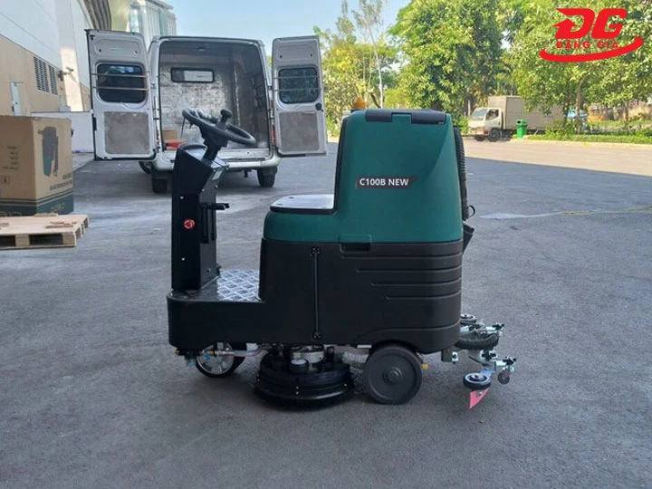 máy chà sàn ngôi lái Clepro