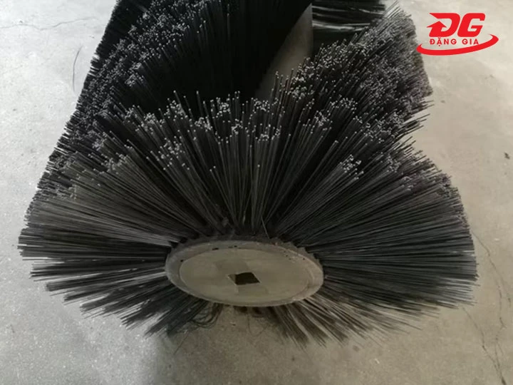 Sợi Chổi chính xe quét rác Kumisai KMS 1350E