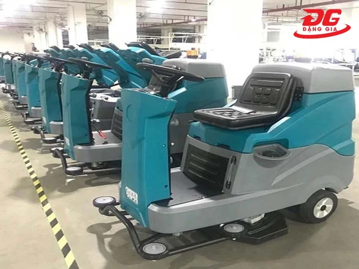 bán máy chà sàn HC660