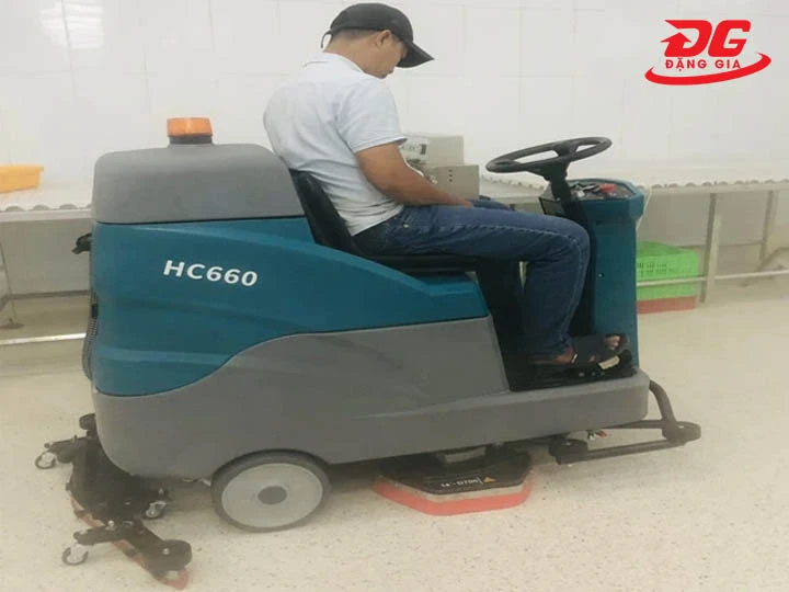 Máy chà sàn HC660 linh hoạt