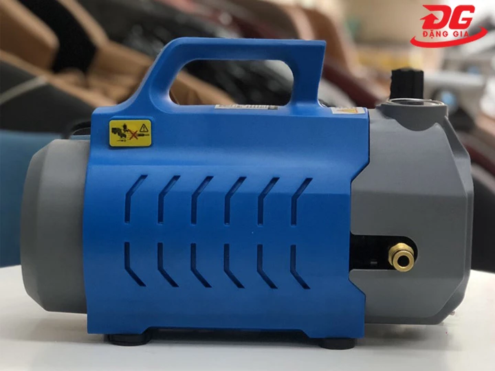 Máy xịt rửa xe 2500W Fuki F20 Plus