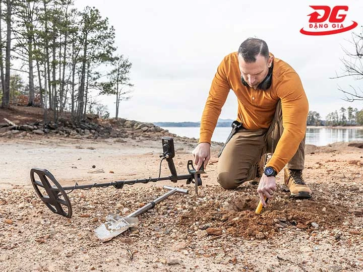 đào tìm đồ cổ