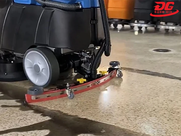 gom sạch nước bẩn