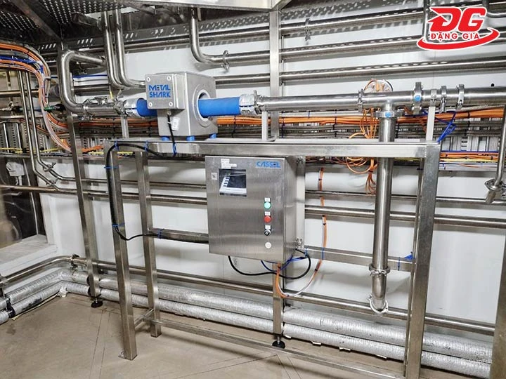 Máy dò kim loại dạng ống