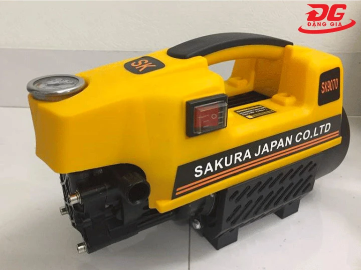 Máy rửa xe gia đình Sakura 9070