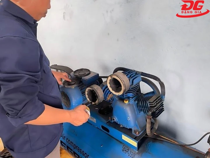 Kiểm tra đầu nén khí