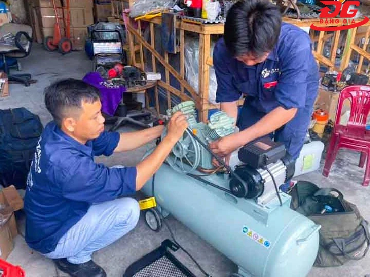 Kiểm tra dây đai máy nén khí