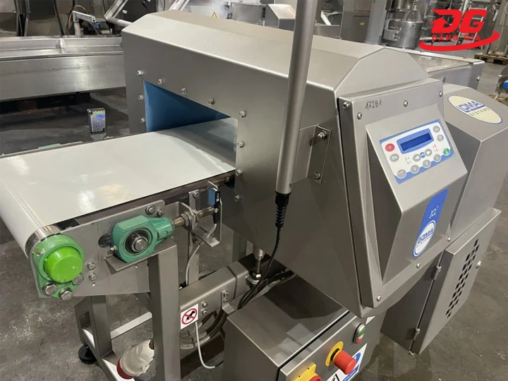 máy dò kim loại Loma bền chắc