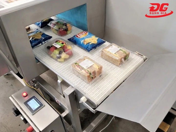 máy dò kim loại Loma vận hành