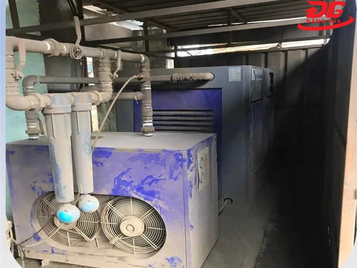 Máy nén khí bị bụi bẩn