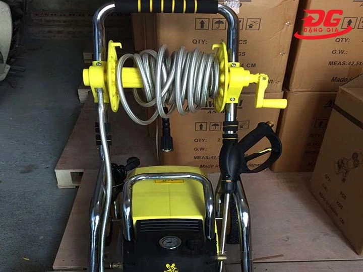 tay cầm máy rửa xe Awashi chắc chắn