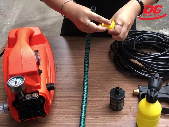 Lắp máy rửa xe Hikari