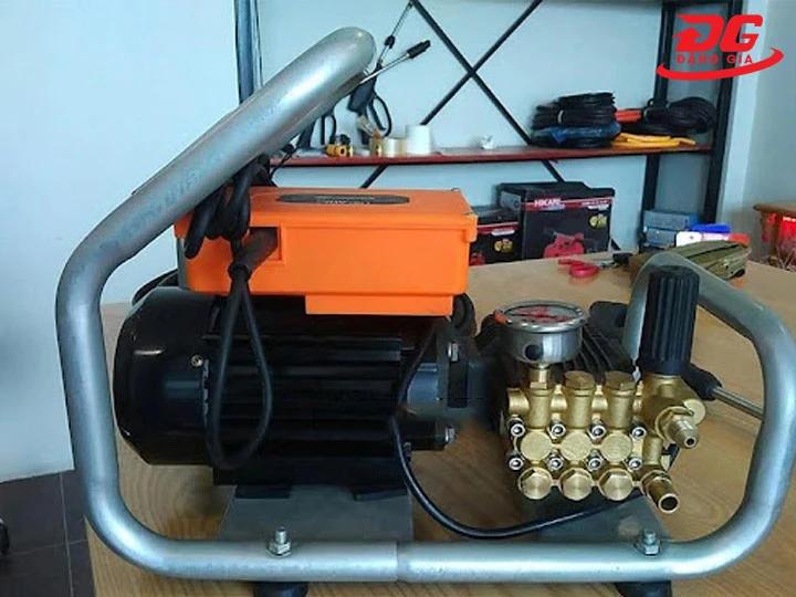 máy rửa xe Hikari bền bỉ