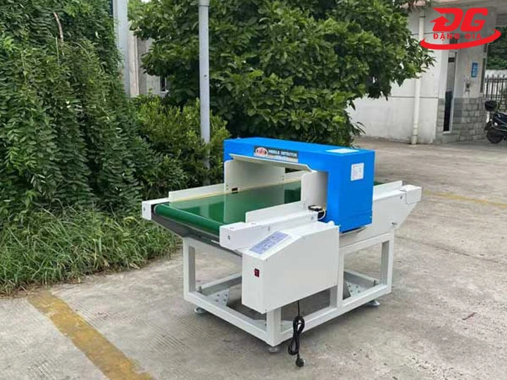 Máy dò kim loại may mặc IN20-PR1 bền chắc