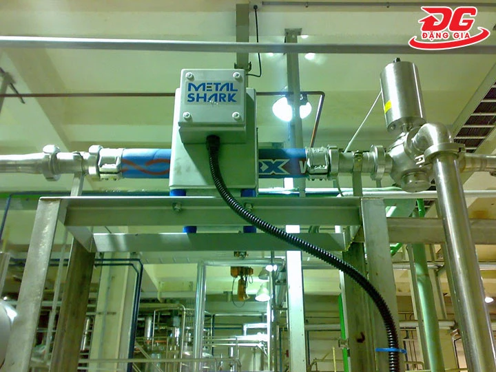 máy dò kim loại dạng đường ống