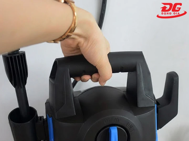 Máy rửa xe Jakcop nhỏ gọn