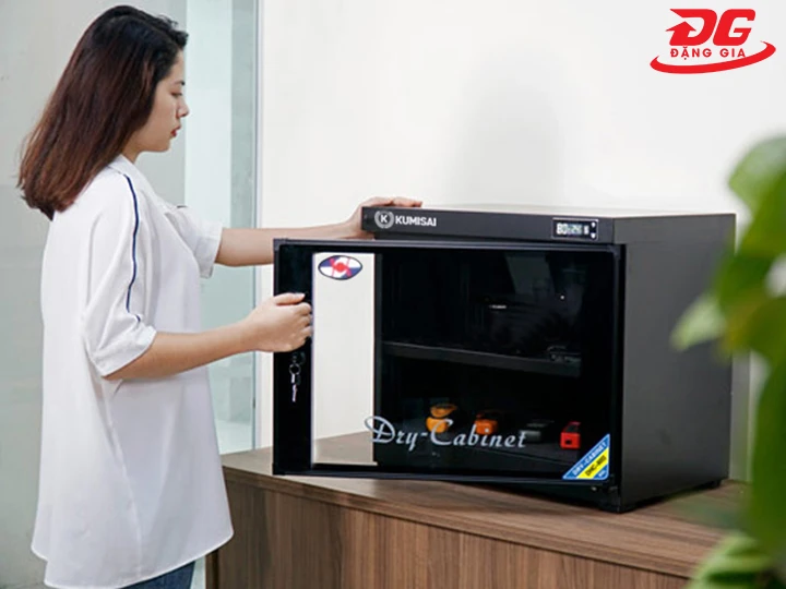 lưu ý khi dùng tủ chống ẩm Kumisai DHC 080 II