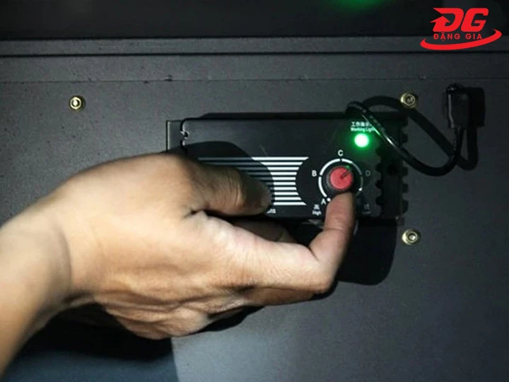 cài đặt độ ẩm cho tủ chống ẩm 15L