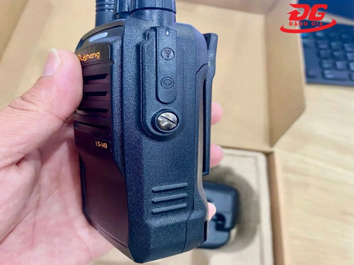 bộ đàm Lisheng gọn nhẹ