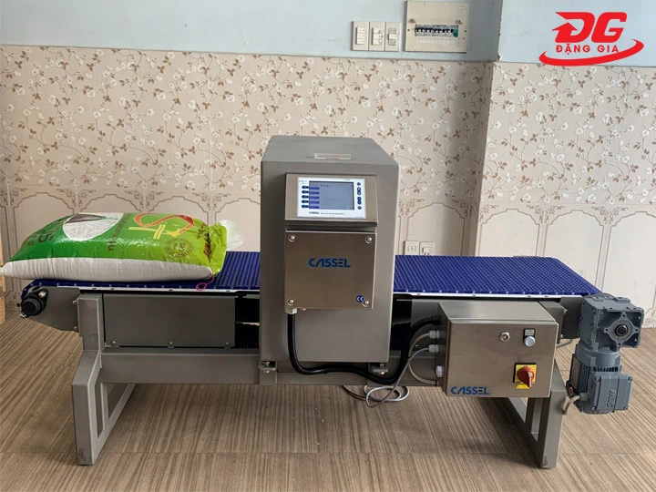 máy dò kim loại cho nông sản băng tải