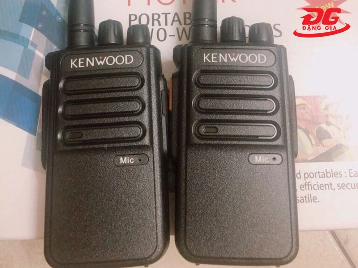Thiết kế bộ đàm Kenwood TK-720 Plus