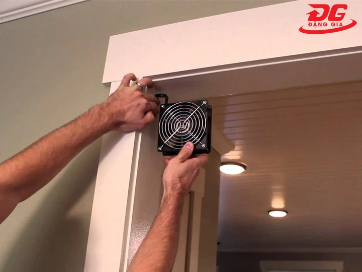 cách hút ẩm trong phòng bằng cải tạo hệ thống thông gió