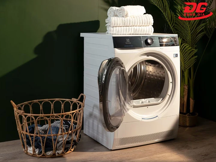 cách hút ẩm trong phòng bằng máy sấy quần áo