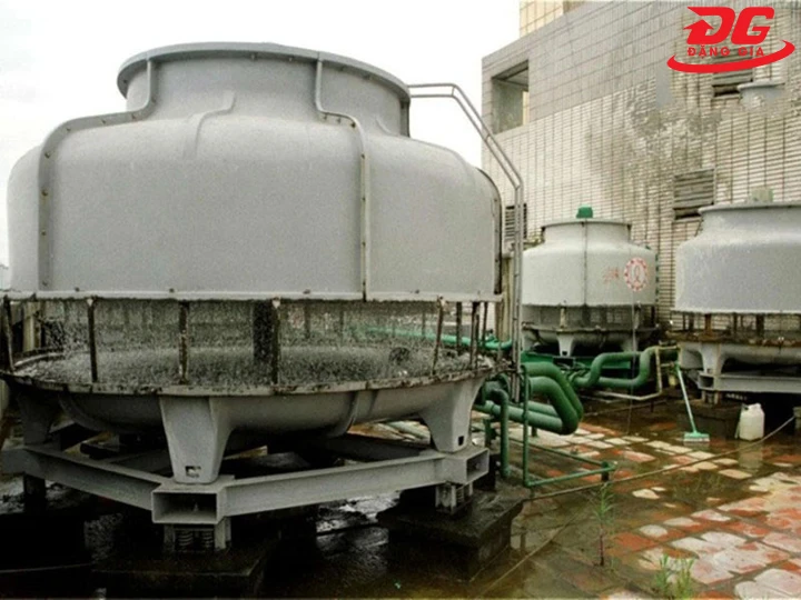 tháp giải nhiệt cũ
